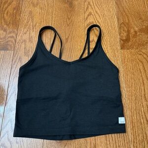 Vuori halo crop tank